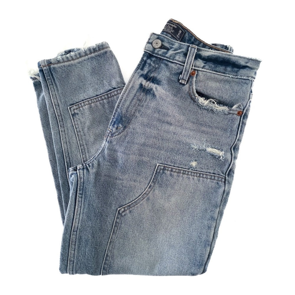 Abercrombie & Fitch Annie High Rise Girlfriend Jeans Size 6S. Cropped Jean